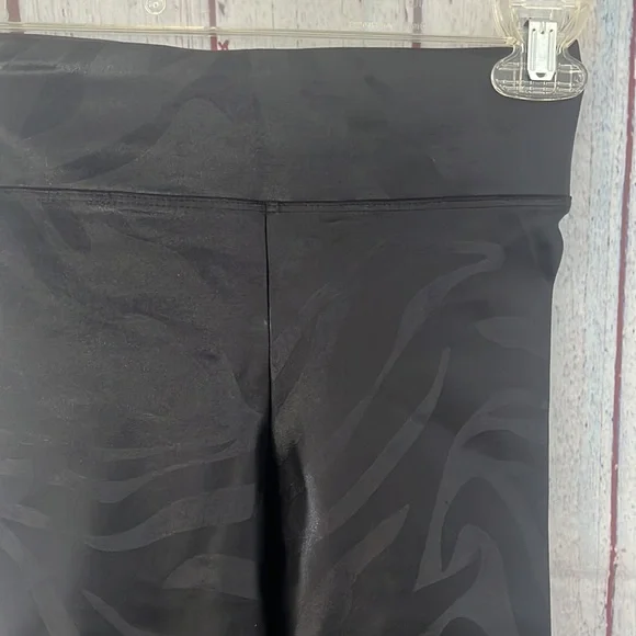 NWT Densonic High Rise Gouffre Short in Black Zebra - Picture 2 of 6